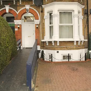 Olympus Nirvana 2*, Londen Verenigd Koninkrijk